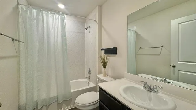 $2,250 | 1420 Stuarts Frst Drive, Denton, TX 76207