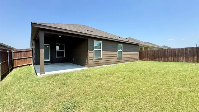 $2,250 | 1420 Stuarts Frst Drive, Denton, TX 76207