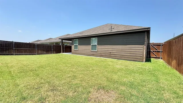 $2,250 | 1420 Stuarts Frst Drive, Denton, TX 76207