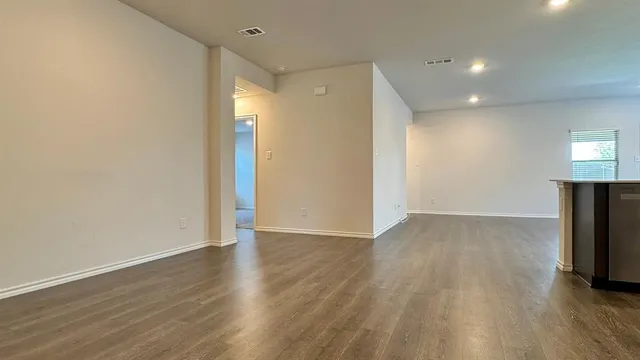 $2,250 | 1420 Stuarts Frst Drive, Denton, TX 76207