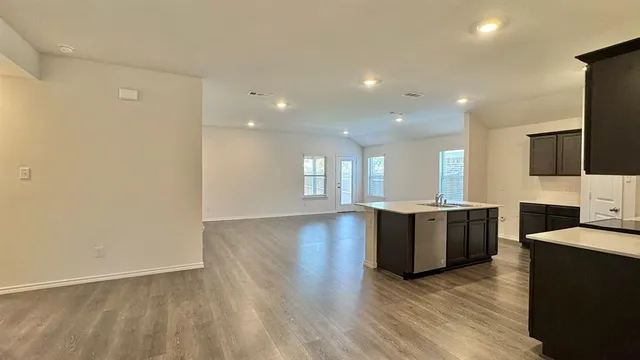 $2,250 | 1420 Stuarts Frst Drive, Denton, TX 76207