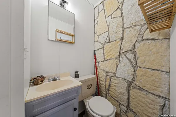 $389,005 | 600 South Storts Street, Poth, TX 78147