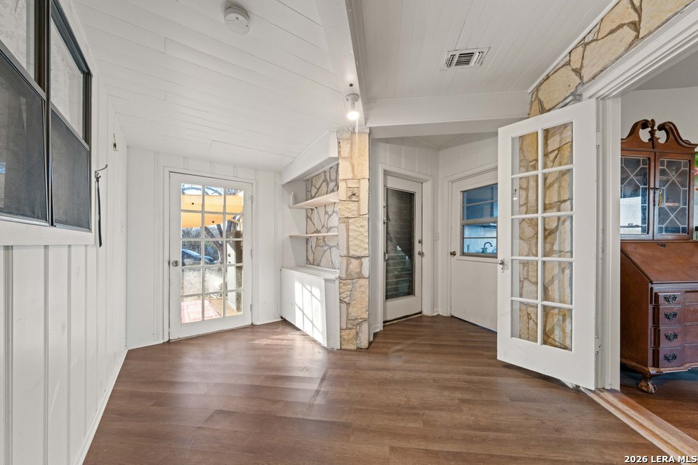 600 South Storts Street Poth, TX 78147 - Photo 24 of 39