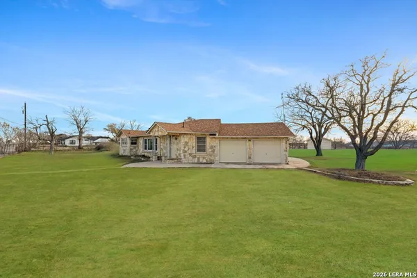 $389,005 | 600 South Storts Street, Poth, TX 78147