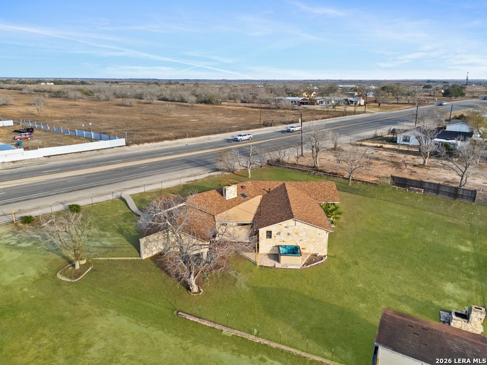 600 South Storts Street Poth, TX 78147 - Photo 7 of 39