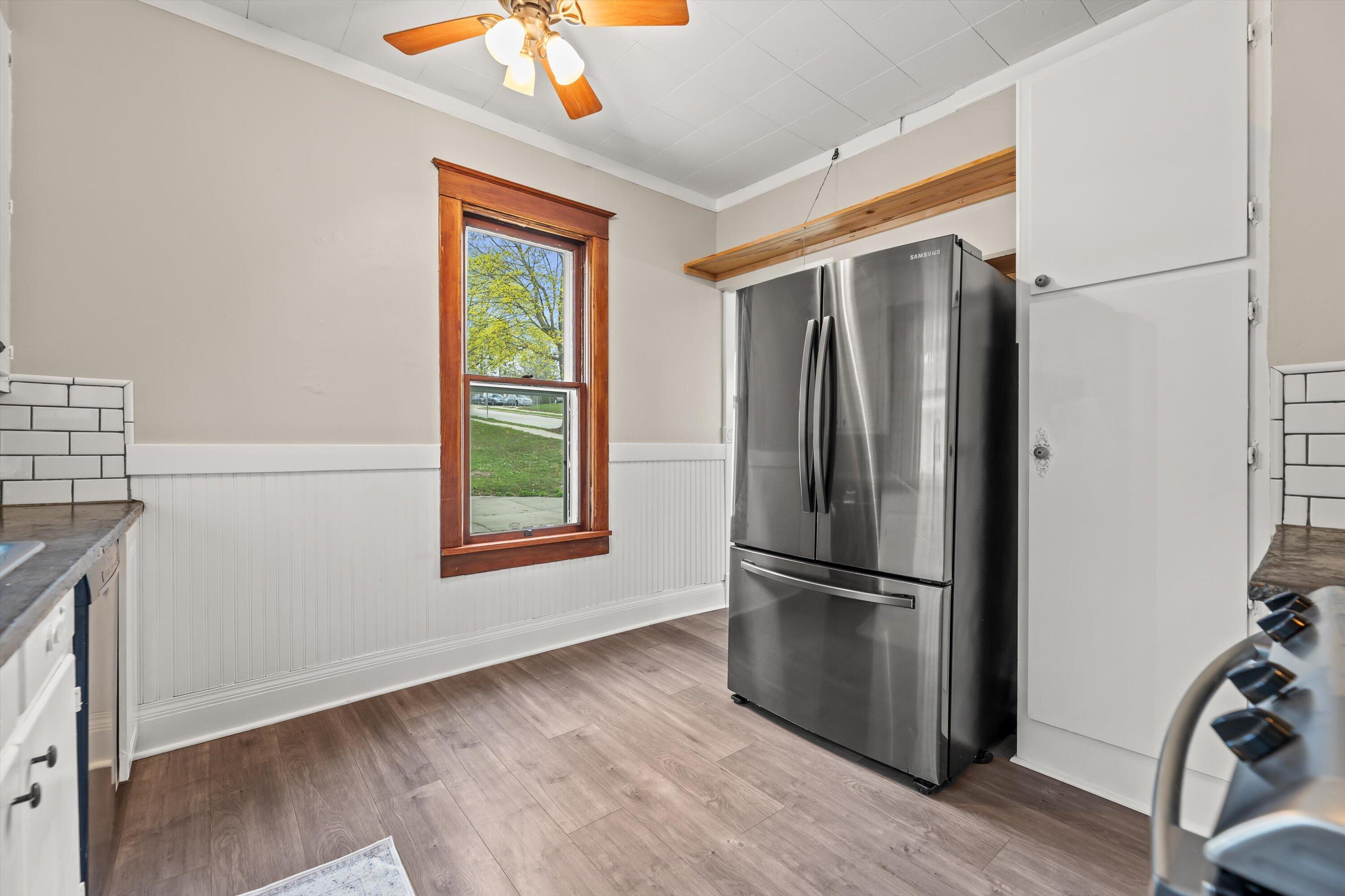 140 Spring Street Waukesha, WI 53188 - Photo 13 of 41 kitchen