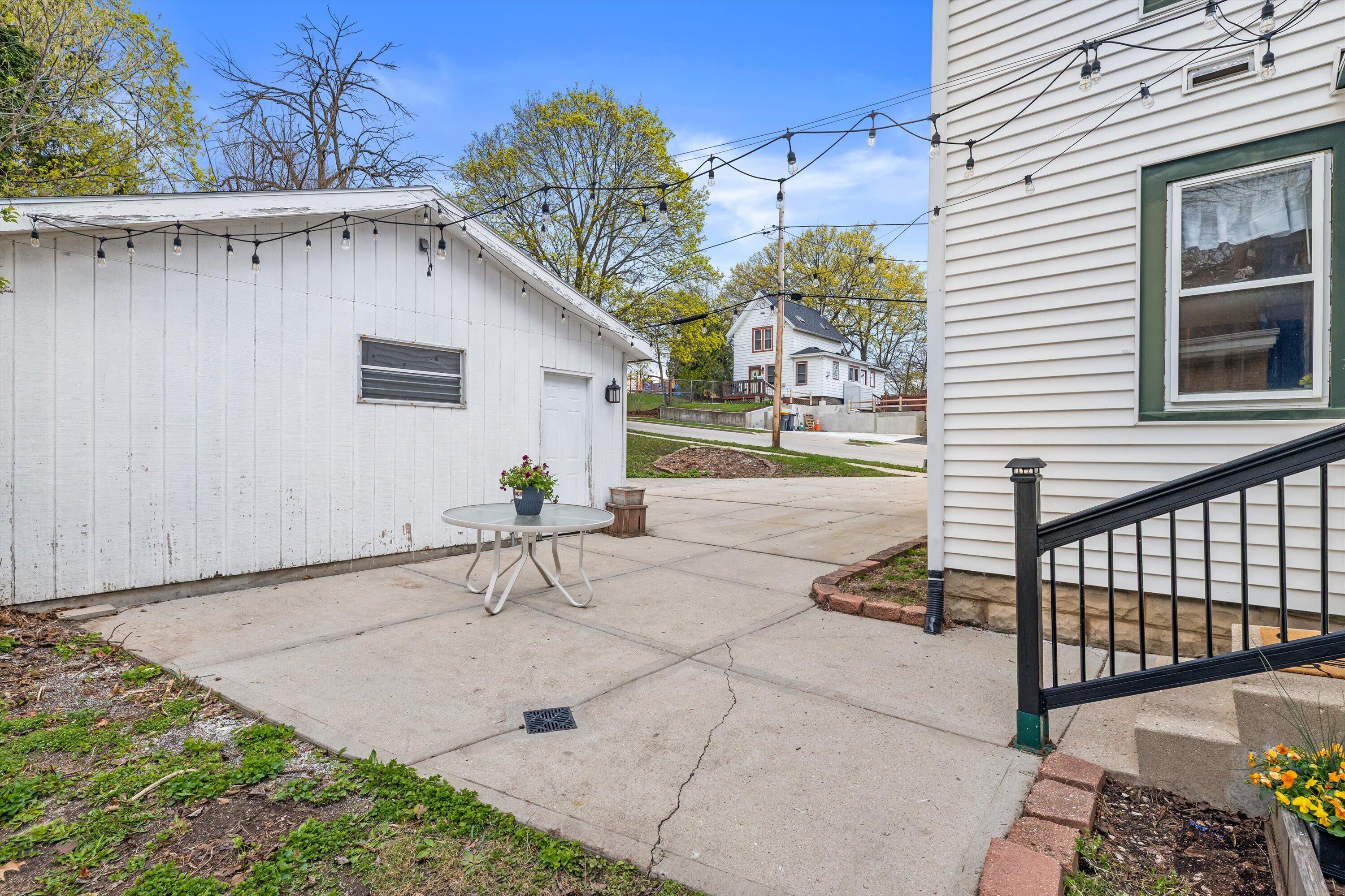 140 Spring Street Waukesha, WI 53188 - Photo 30 of 41 patio