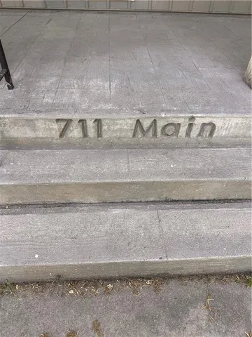 $148,000 | 711 Main Street, Henrietta, MO 64036