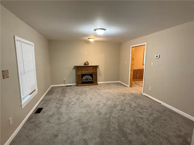 $148,000 | 711 Main Street, Henrietta, MO 64036