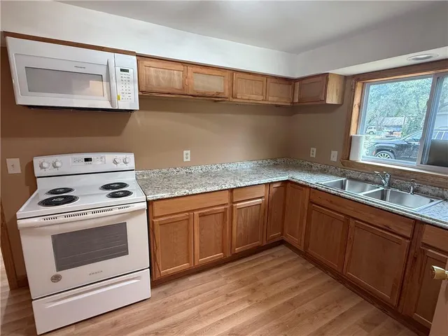 $148,000 | 711 Main Street, Henrietta, MO 64036