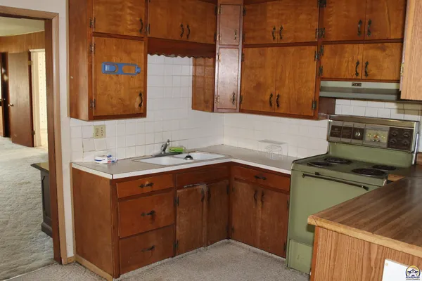 $75,000 | 630 Jefferson Street, Lyndon, KS 66451