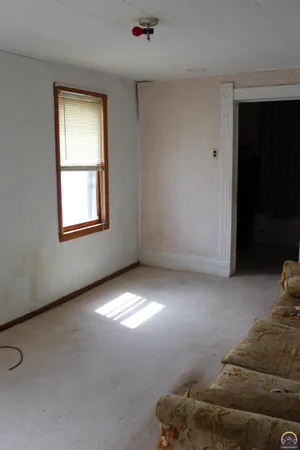 $75,000 | 630 Jefferson Street, Lyndon, KS 66451