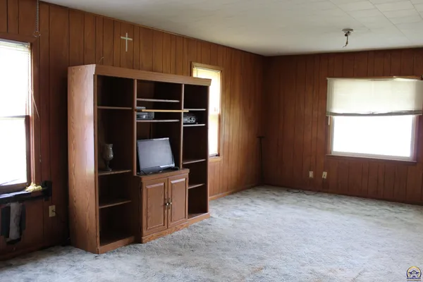$75,000 | 630 Jefferson Street, Lyndon, KS 66451