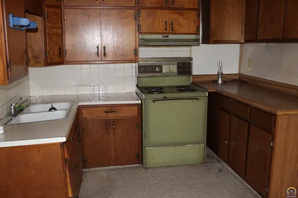 $75,000 | 630 Jefferson Street, Lyndon, KS 66451