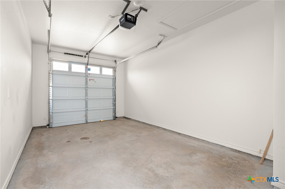 5221 Rose Gdn Loop Killeen, TX 76542 - Photo 13 of 29 an empty room with a empty space