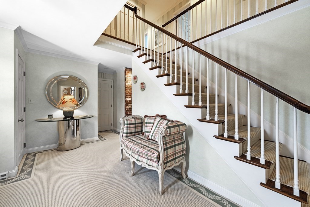 39 Littles Point Road Swampscott, MA 01907 - Photo 10 of 27 Gallery Image 10