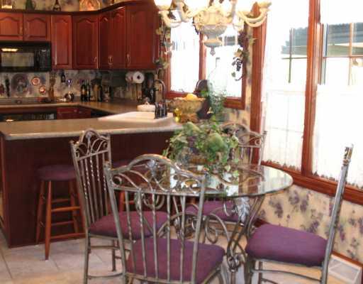 264 McChain Road Finleyville, PA 15332 - Photo 7 of 18 Kitchen. BREAKFAST AREA