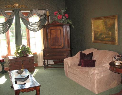 264 McChain Road Finleyville, PA 15332 - Photo 9 of 18 Den/Family/Great Room. FAMILYROOM