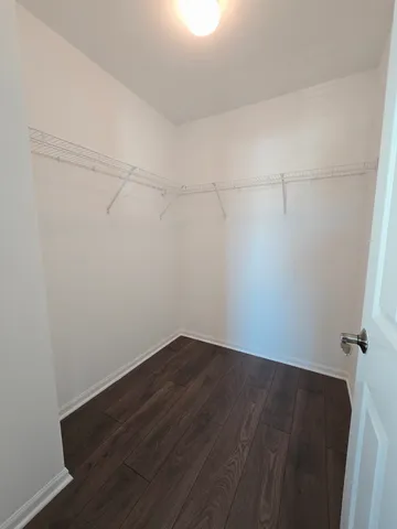 $2,700 | 3401 Kentshire Circle, Unit 3401, Aurora, IL 60504