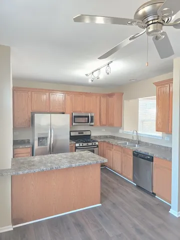 $2,700 | 3401 Kentshire Circle, Unit 3401, Aurora, IL 60504