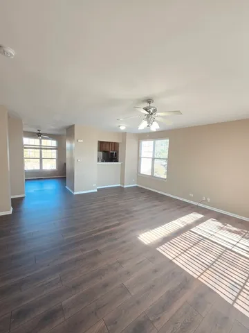 $2,700 | 3401 Kentshire Circle, Unit 3401, Aurora, IL 60504