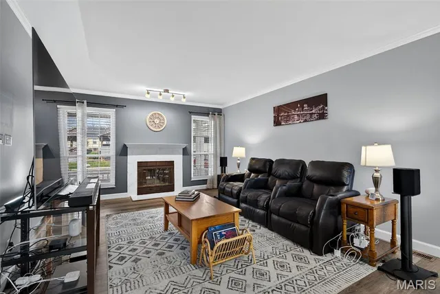 $254,500 | 1436 Whispering Creek Drive, Ballwin, MO 63021