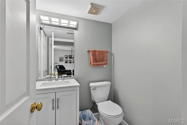 $254,500 | 1436 Whispering Creek Drive, Ballwin, MO 63021