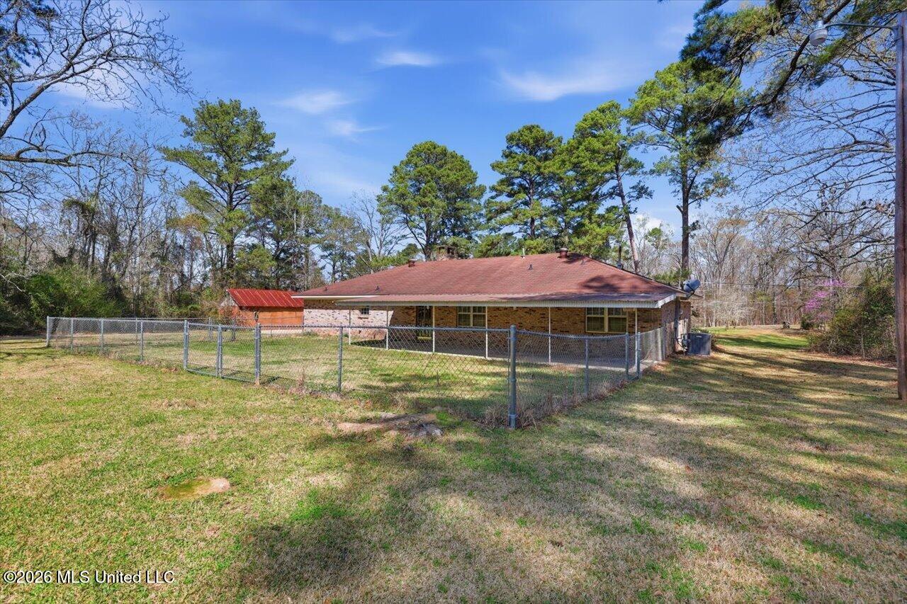 1156 Gunter Road Florence, MS 39073 - Photo 27 of 60 27-1156 Gunter Rd _ Home Tours MS