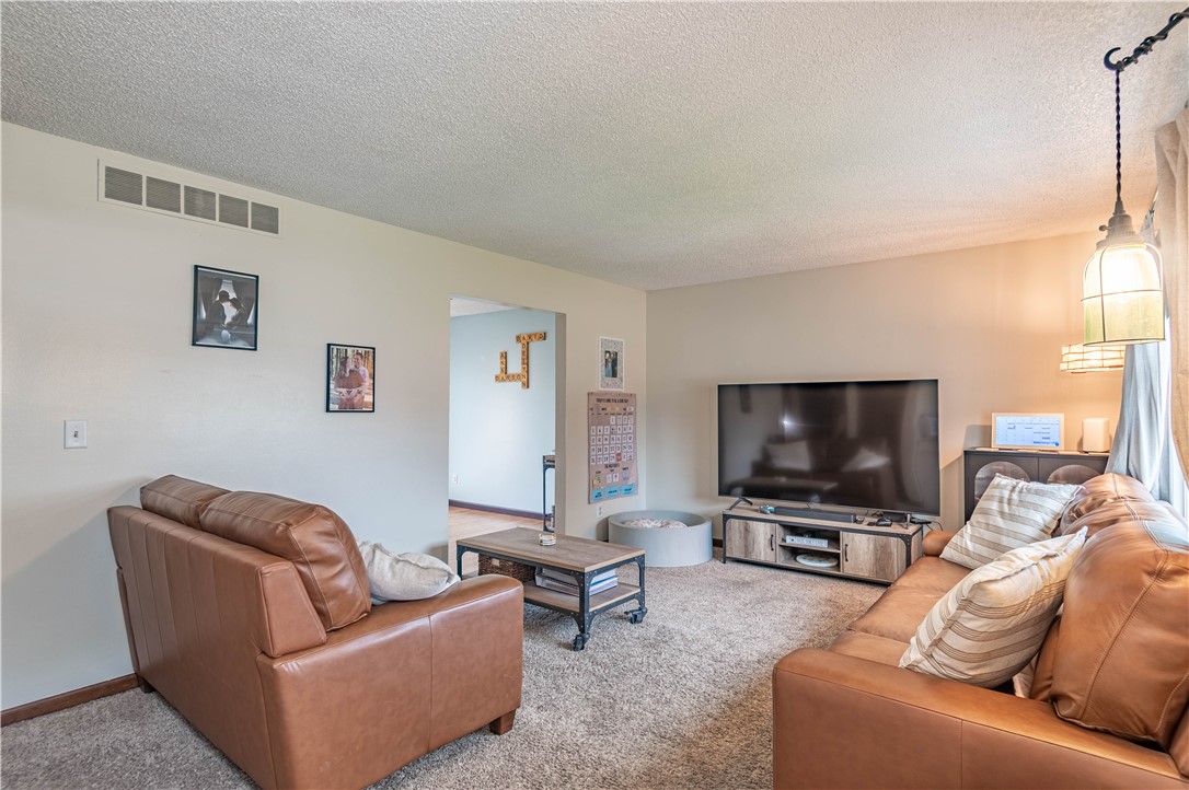 131 White Pines Circle Decatur, IL 62521 - Photo 3 of 25
