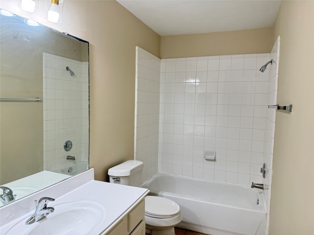 2215 Beacon Light Lane Fresno, TX 77545 - Photo 14 of 19 2nd bathroom