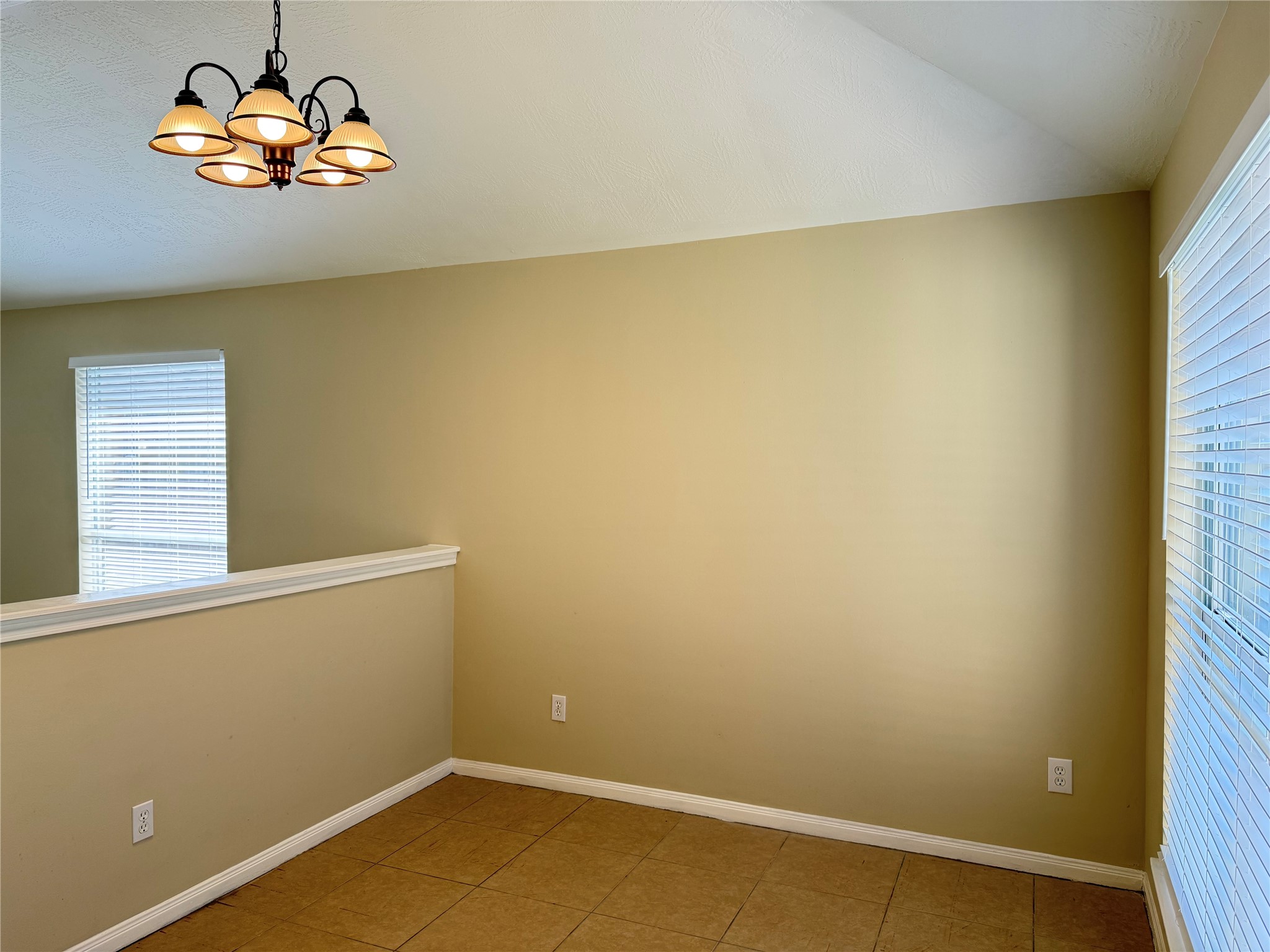 2215 Beacon Light Lane Fresno, TX 77545 - Photo 5 of 19 Dining room