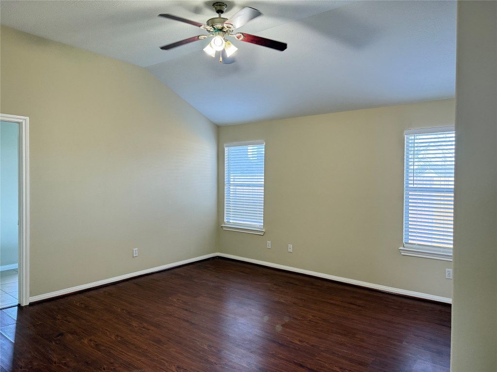 2215 Beacon Light Lane Fresno, TX 77545 - Photo 9 of 19 Primary bedroom