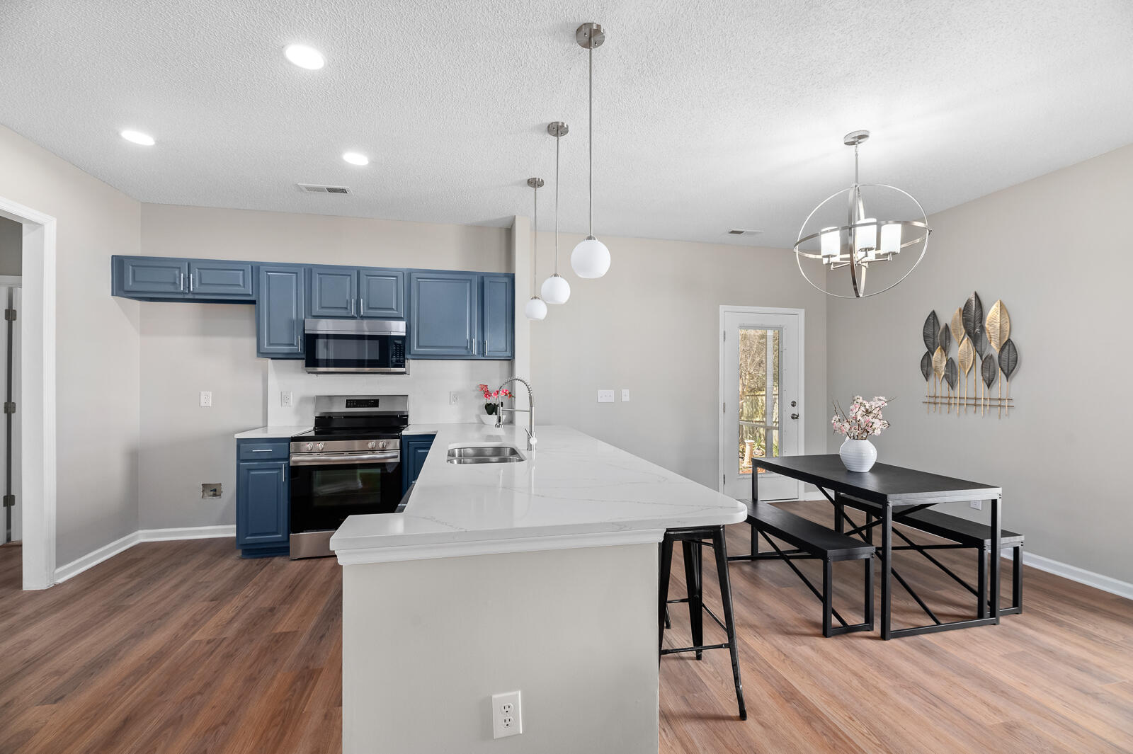 305 Bertram Road Summerville, SC 29485 - Photo 8 of 24 305 Bertram Rd 9 of 27