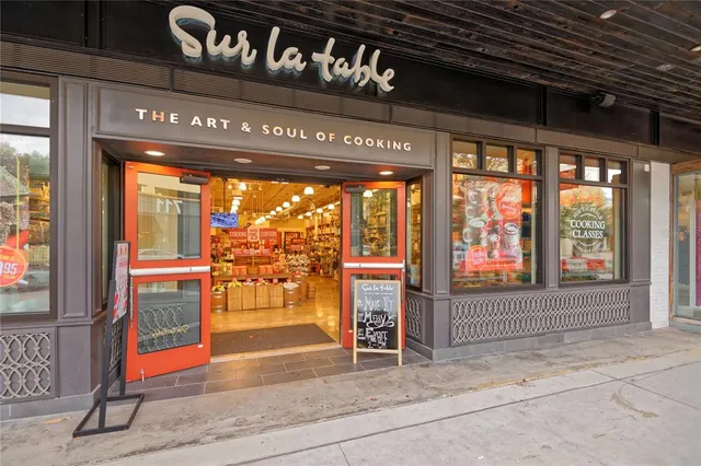 a view of the dinning table and chairs in the patio