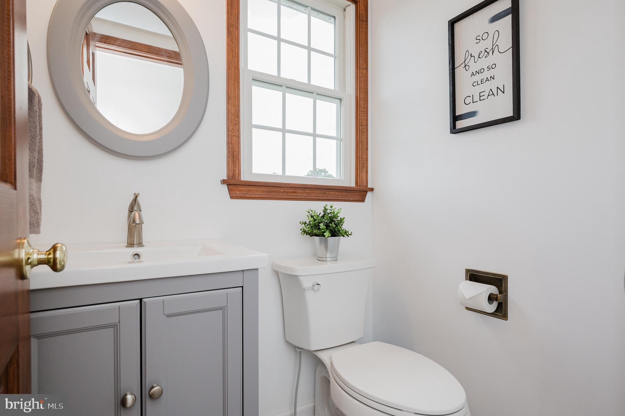 17007 Wesley Chapel Road Monkton, MD 21111 - Photo 25 of 54 First Floor Powder Room