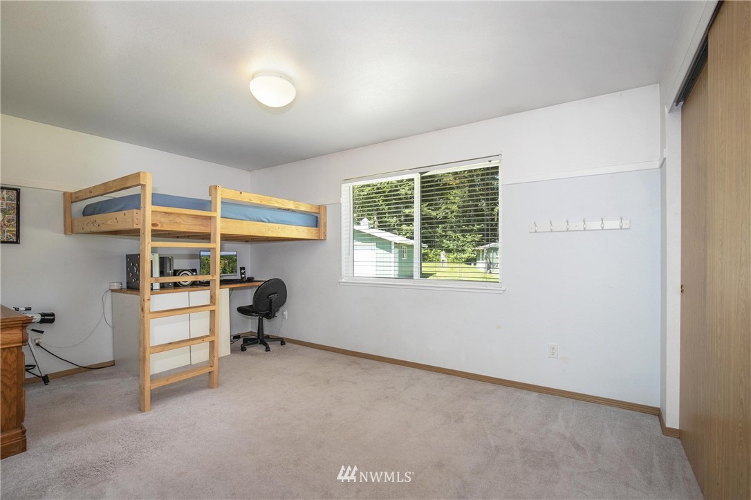7255 Southeast King Road Port Orchard, WA 98367 - Photo 13 of 40 Gallery Image 13