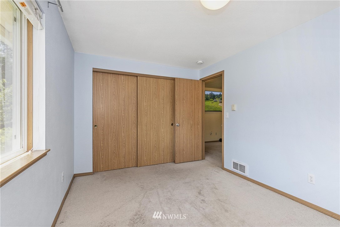 7255 Southeast King Road Port Orchard, WA 98367 - Photo 17 of 40 Gallery Image 17