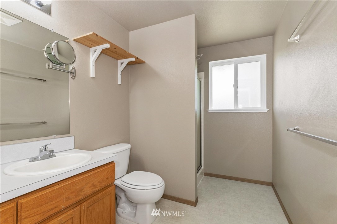 7255 Southeast King Road Port Orchard, WA 98367 - Photo 18 of 40 Gallery Image 18