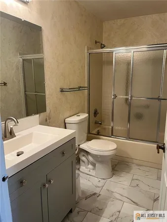 $2,400 | 27 Benjamin Franklin Drive, Unit C, Monroe Township, NJ 08831