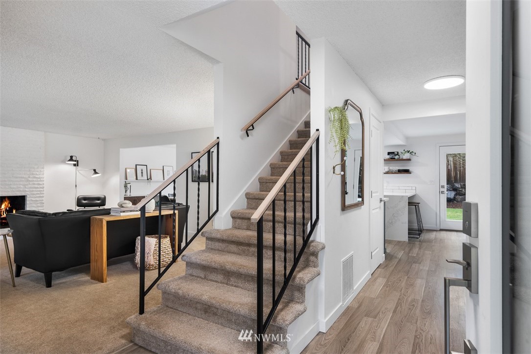 20105 107th Avenue Northeast Bothell, WA 98011 - Photo 17 of 38 Gallery Image 17
