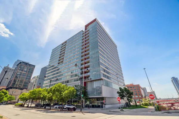 $3,900 | 659 West Randolph Street, Unit 1620, Chicago, IL 60661
