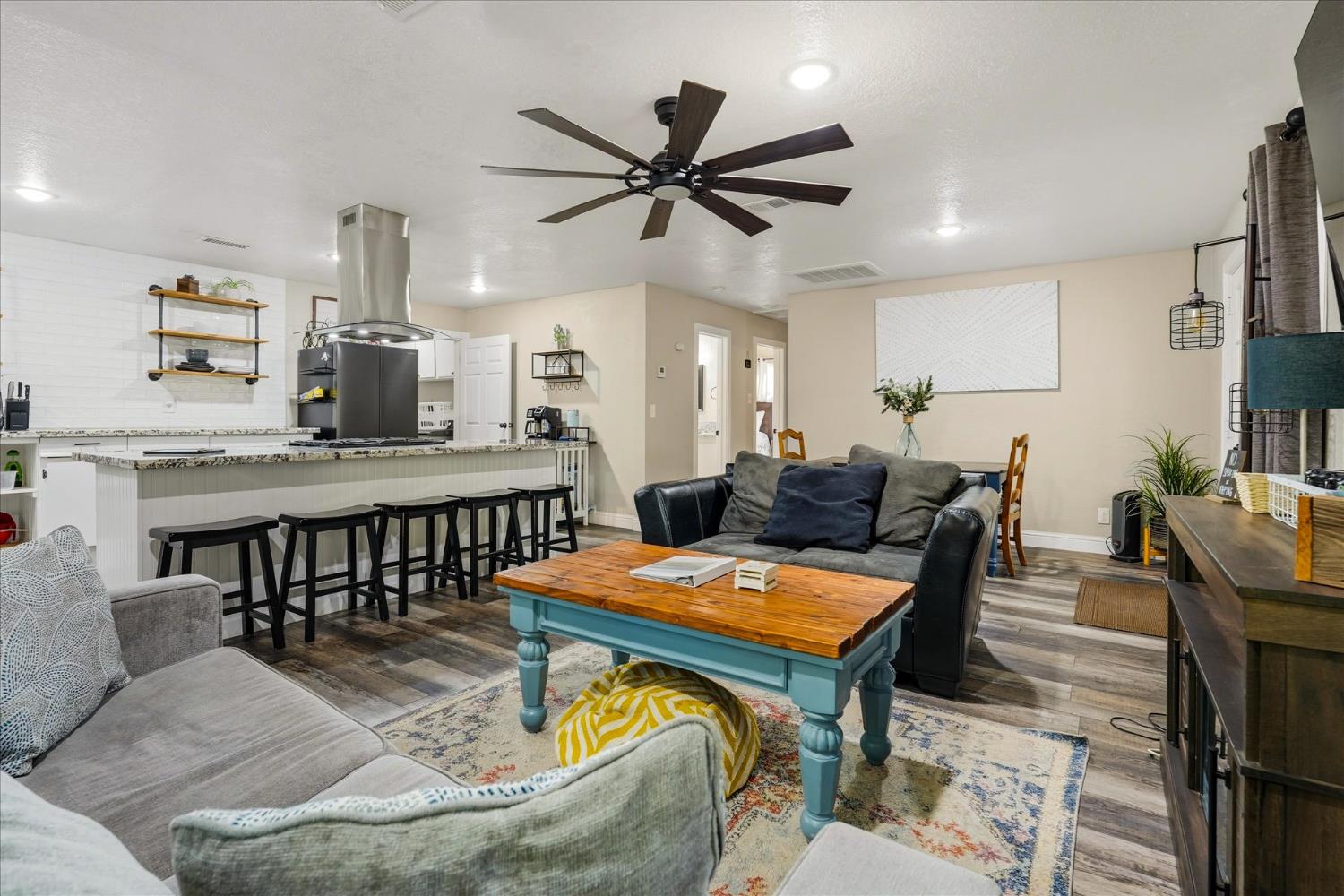 50740 Chu Ranch Road Oakhurst, CA 93644 - Photo 11 of 37 a view of a dining room with furniture