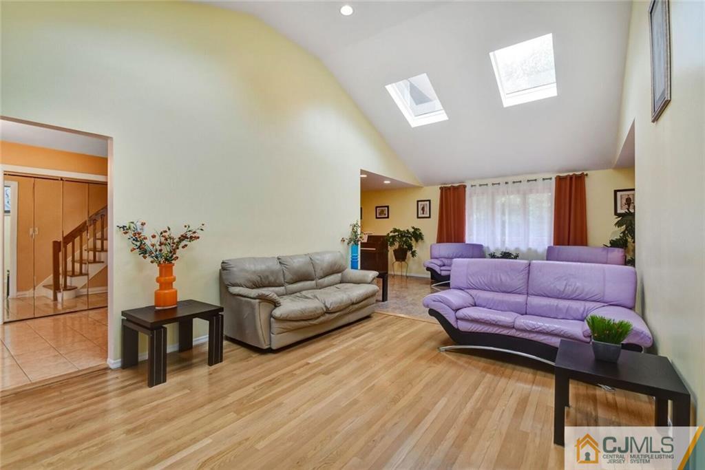 6 Packard Road East Brunswick, NJ 08816 - Photo 3 of 24 Gallery Image 3
