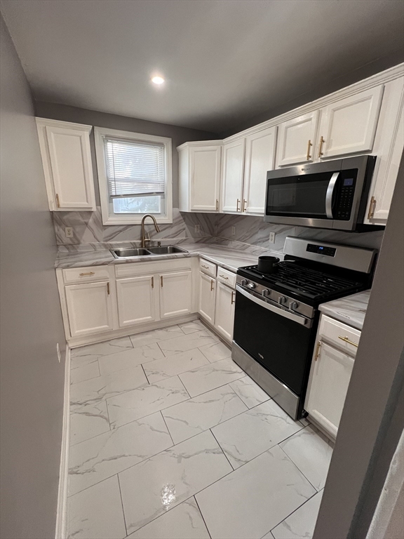 41 Tremont Street, Unit 2 Fall River, MA 02720 - Photo 1 of 6