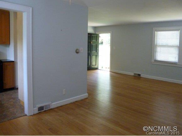 19 Hampstead Road Asheville, NC 28804 - Photo 5 of 23 Gallery Image 5