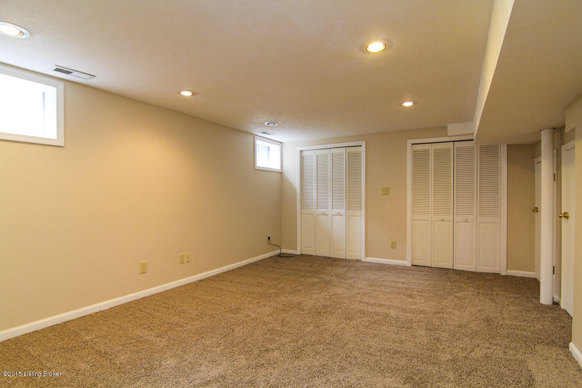 205 Ring Road Louisville, KY 40207 - Photo 51 of 68 0070