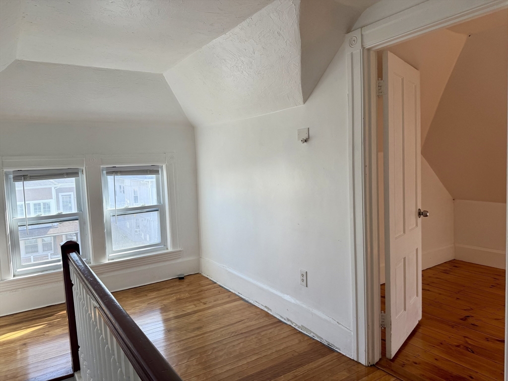 31 Stoneland Road Worcester, MA 01603 - Photo 25 of 33