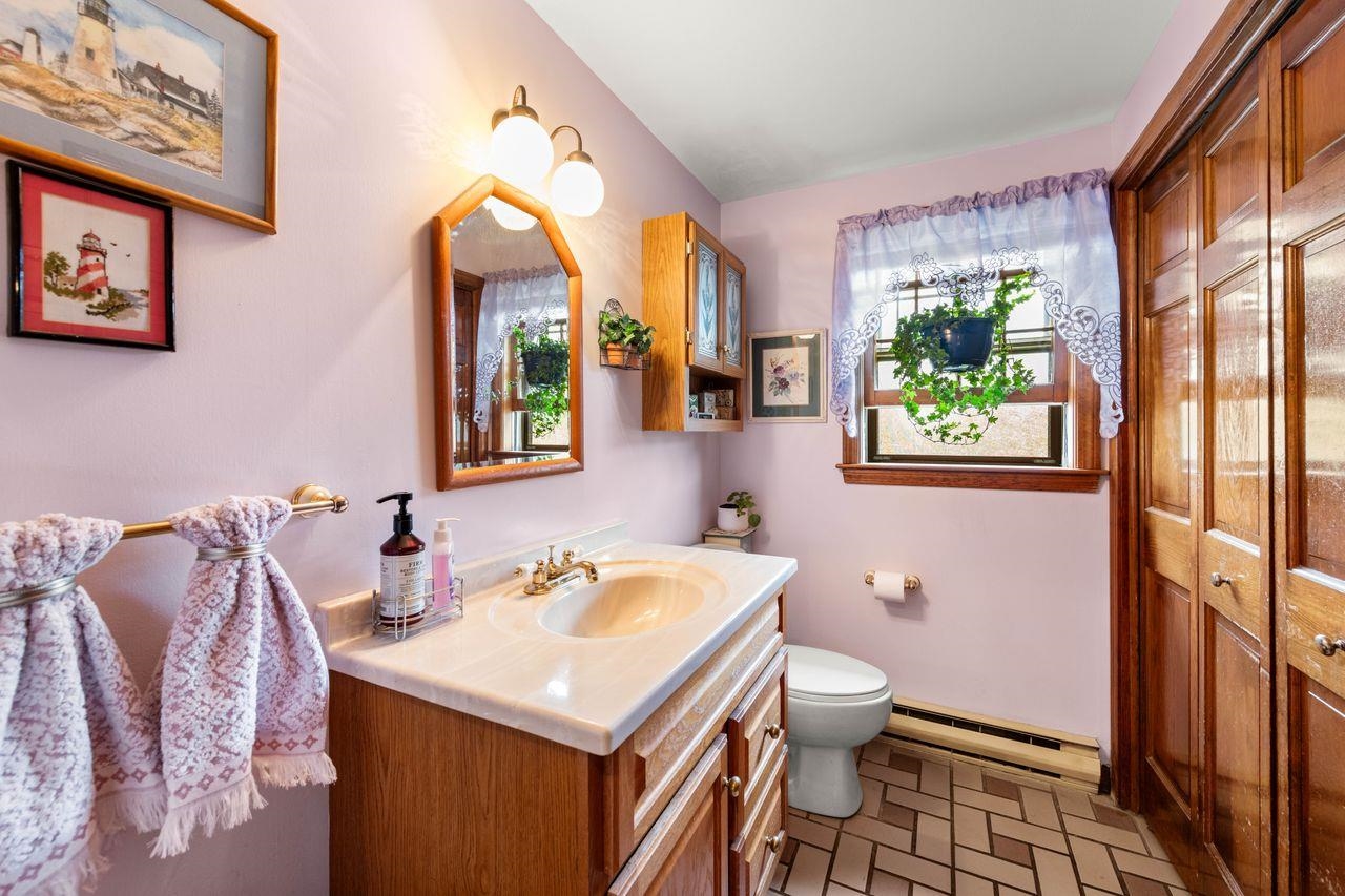 43 Adams Pond Road Derry, NH 03038 - Photo 20 of 40