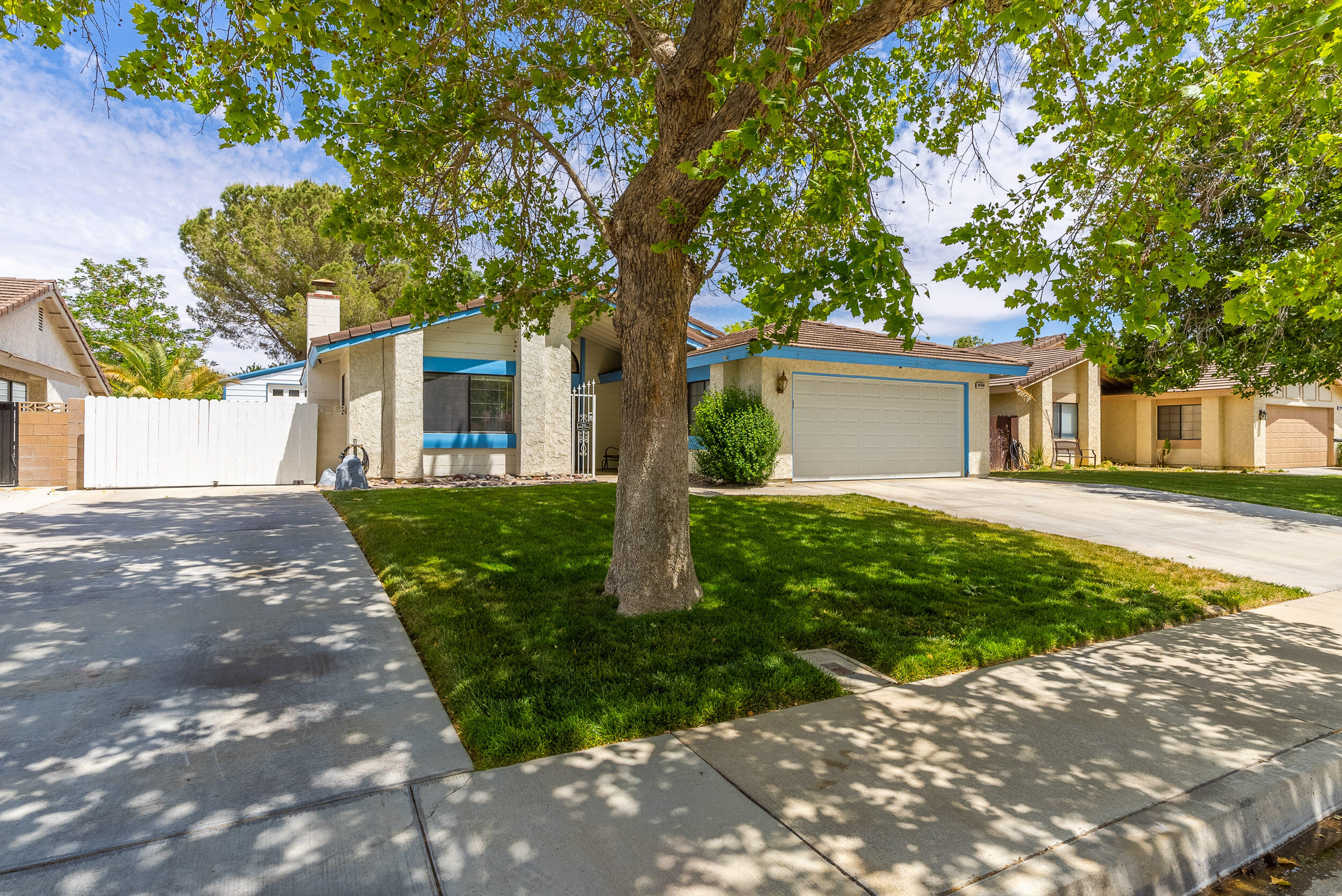 44330 Ruthron Avenue Lancaster, CA 93536 - Photo 2 of 37 Ruthron-02