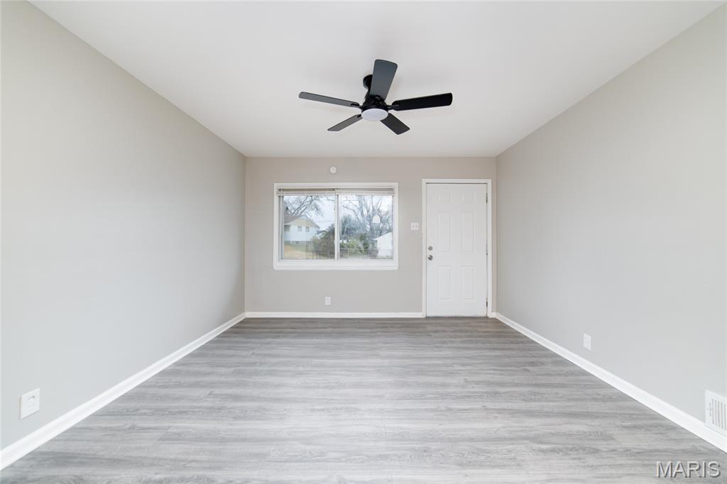 241 Grampian Road St. Louis, MO 63137 - Photo 5 of 22